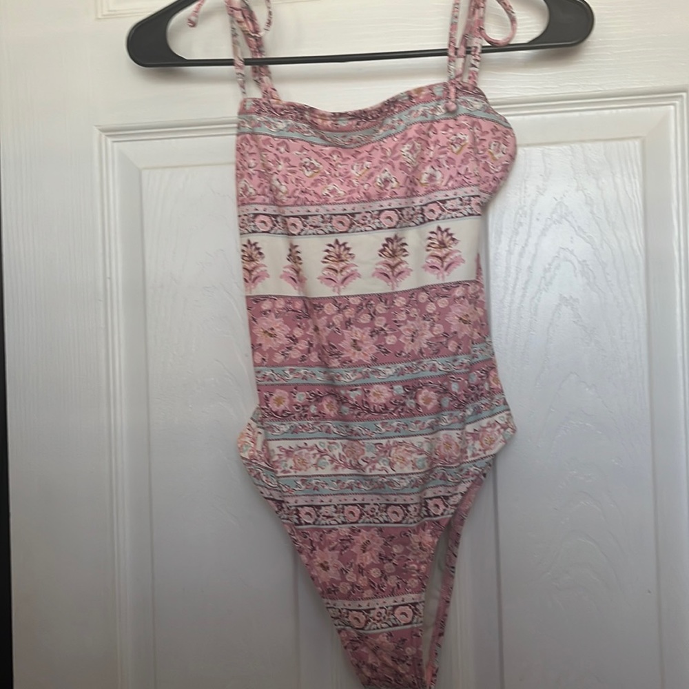 Xs billabong one piece